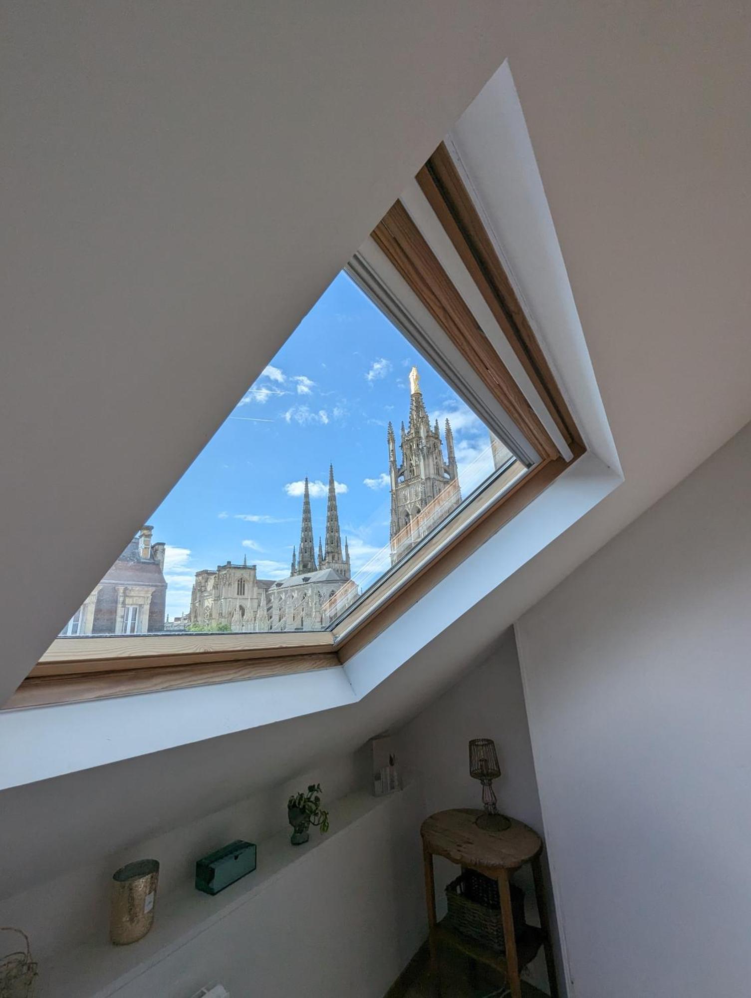 Cocon Lumineux Sous Les Toits De Bordeaux Apartment Bagian luar foto